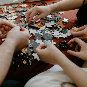 Miért imádunk puzzle-özni?